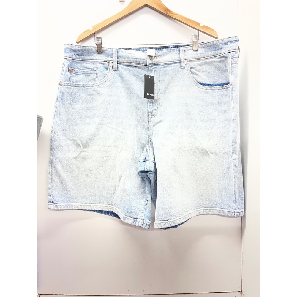Torrid Festi Light Wash Denim Shorts Plus Size 20 Stretch Blue 43865388 NWT
